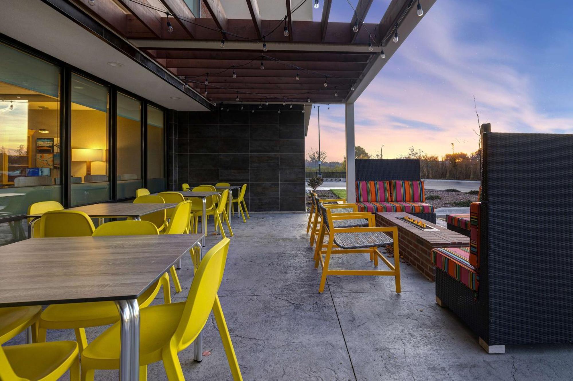 Home2 Suites By Hilton Dekalb Ngoại thất bức ảnh